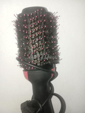 Peigne chauffant pour hydrater et faire briller les cheveux - 2