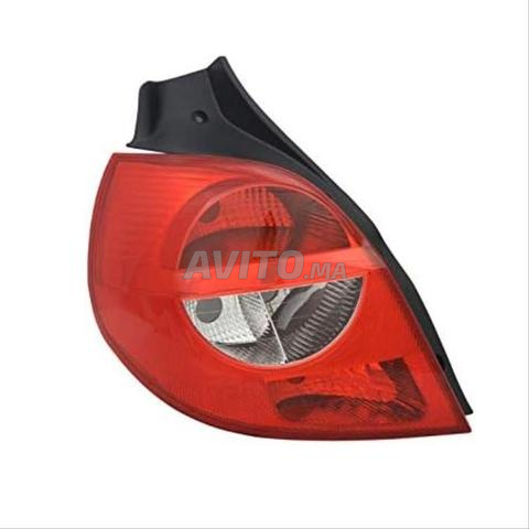 Feu arrière gauche RENAULT CLIO 3 phase 1 de 2009 - 2
