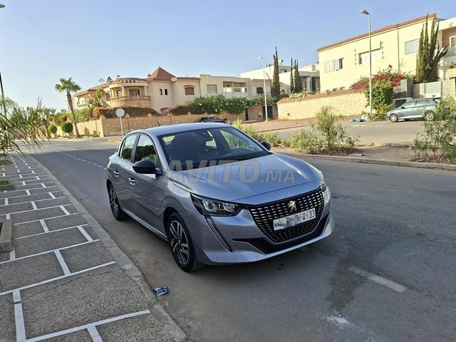 Peugeot 208 Diesel Manuelle 2023 à Agadir - 2