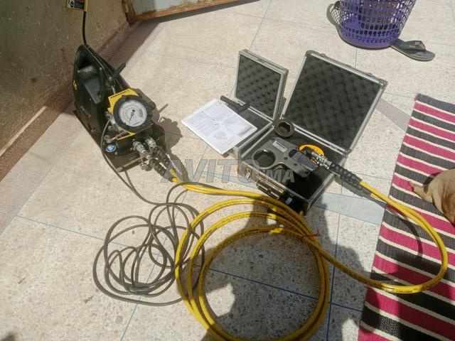 Pompe hydraulique Enerpac ZU4208BE-QH - 2
