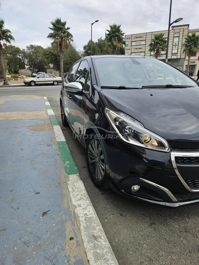 Peugeot 208 Diesel Manuelle 2016 à Tanger