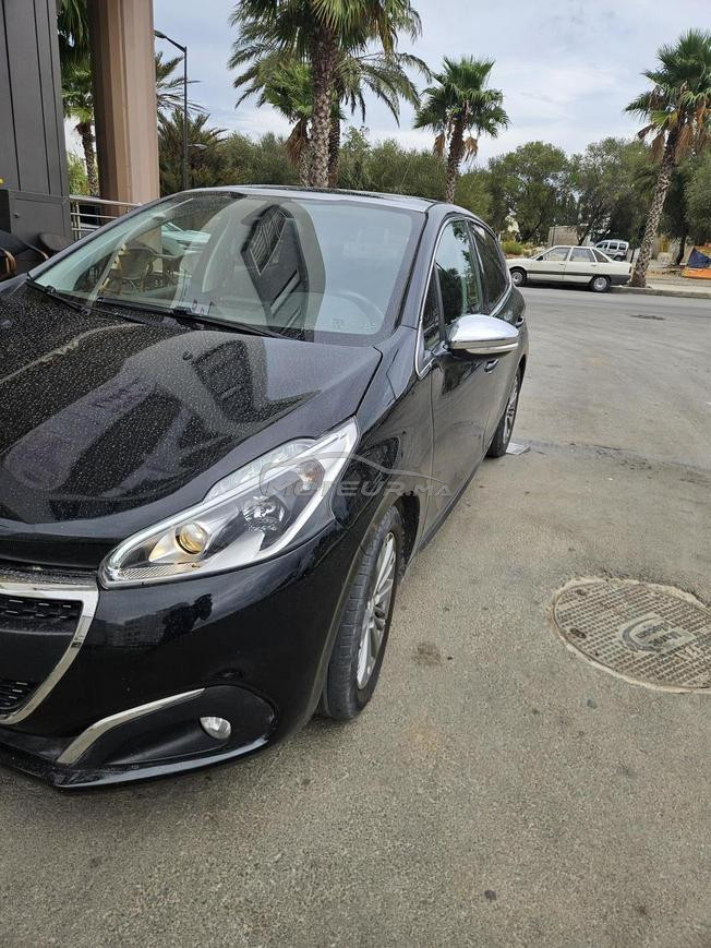 Peugeot 208 Diesel Manuelle 2016 à Tanger