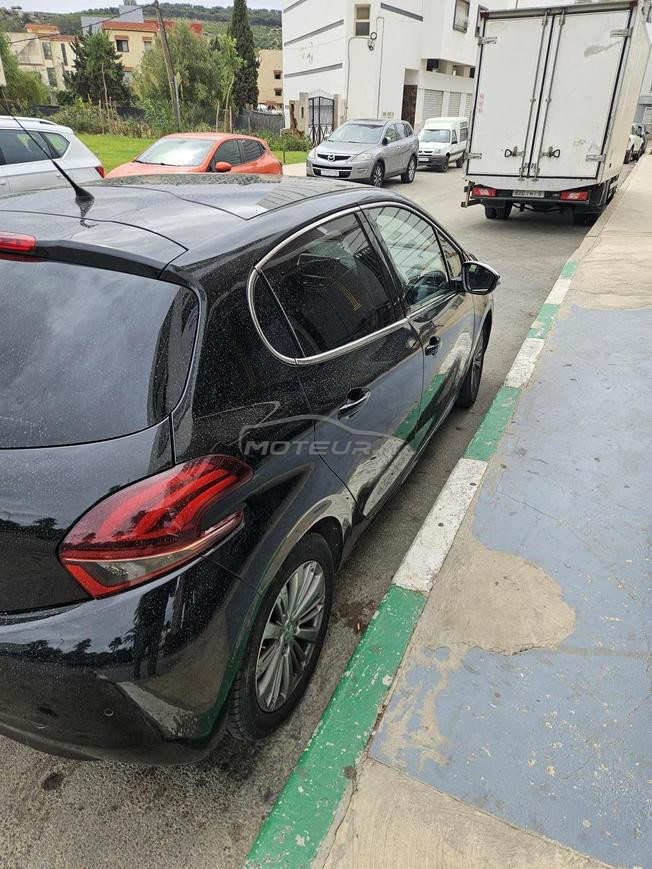 Peugeot 208 Diesel Manuelle 2016 à Tanger