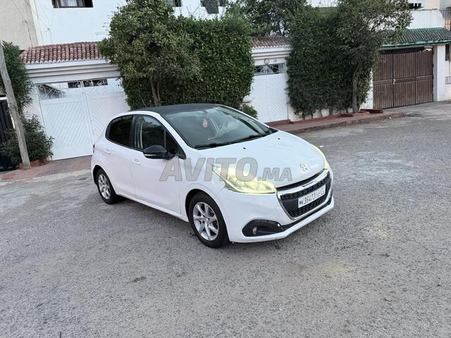PEUGEOT 208 Active (2019) - 2