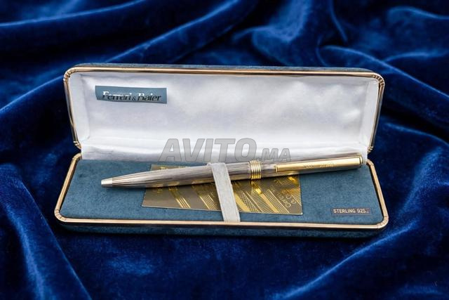 Stylo à bille rétractable, partie en or - 2