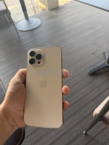 iPhone 12 Pro Max en très bon état