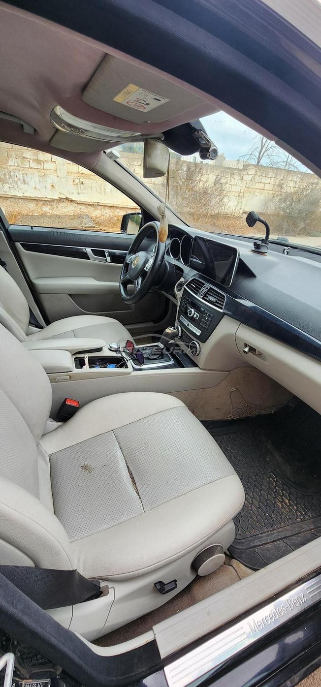 je met une voiture mercedess a vendre