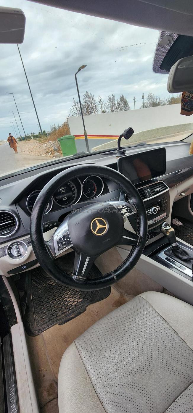 je met une voiture mercedess a vendre