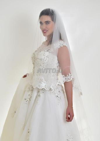 فستان زفاف جميل جداً للبيع