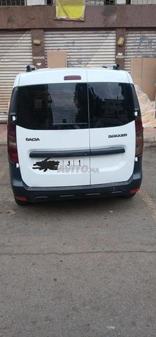 سيارة نقية
