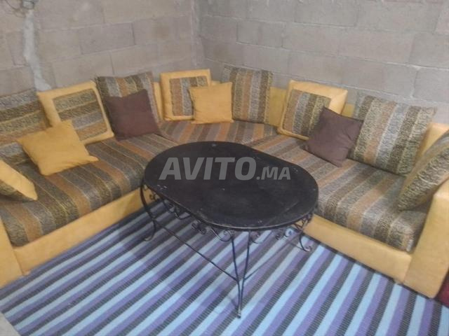 Fauteuil et table – 1200 DH (négociable) - 2