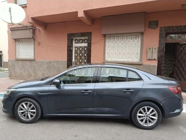 Voiture Megane Sedan 2018 1ère main