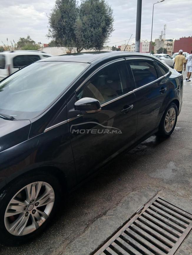 je me vent ma voiture ford focus tout option 