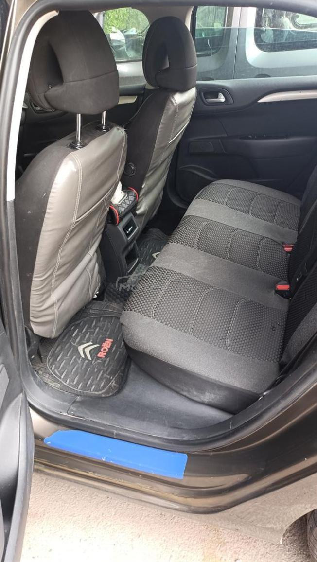 Citroën C4 modèle 2011/12 diesel 6v