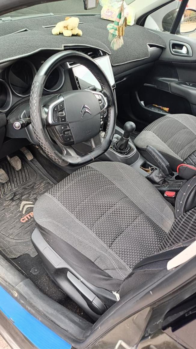 Citroën C4 modèle 2011/12 diesel 6v