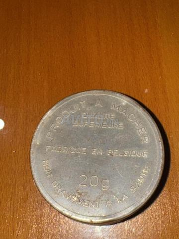 Encens ancien étrange dans une boîte métallique africaine - 2
