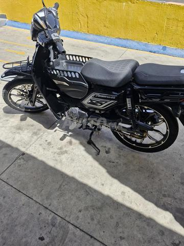 Moto encore neuve 33
