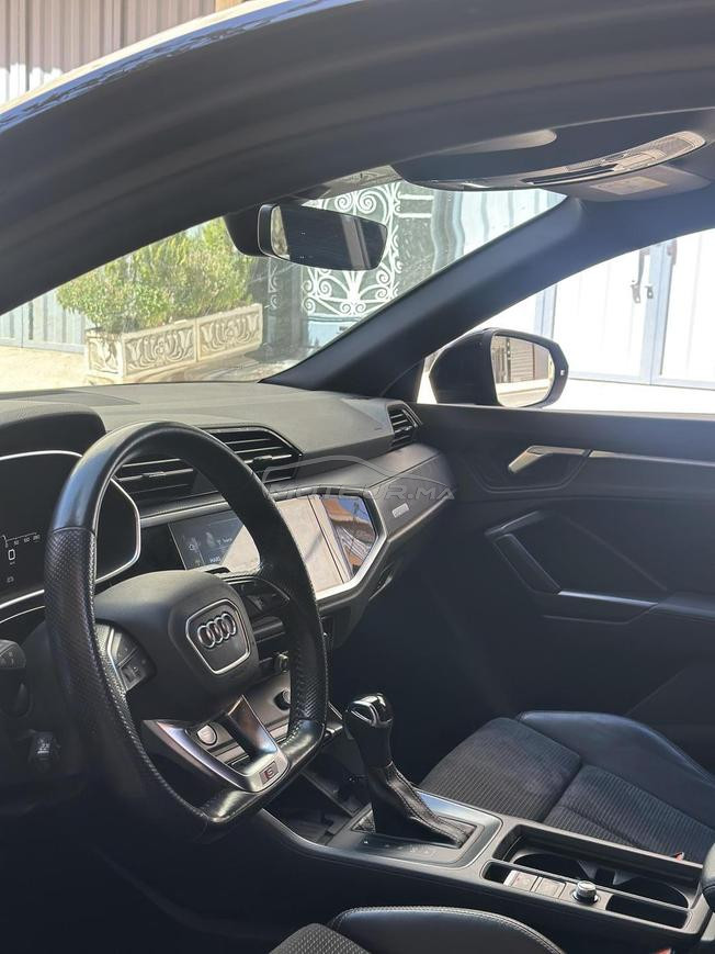 voiture élégante et séduisante 