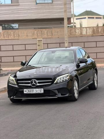 C 220 restylée en bon état