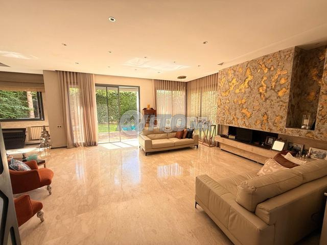 BOU-BO-1115 - Villa à vendre à Bouskoura