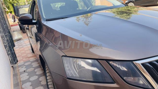 Skoda Octavia Diesel Manuelle 2018 à Khénifra - 2