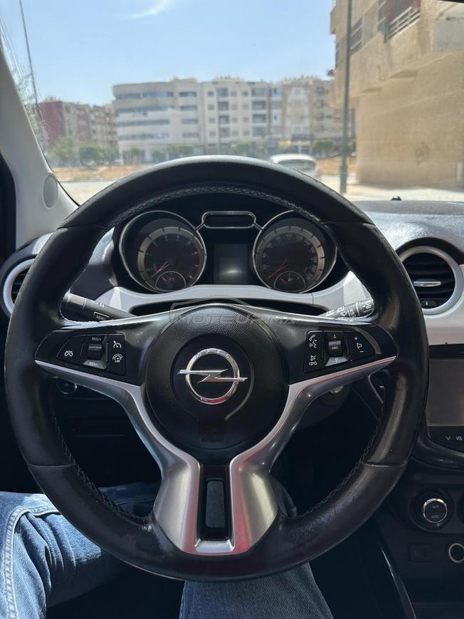 Opel adam 2016 tres bonne état 