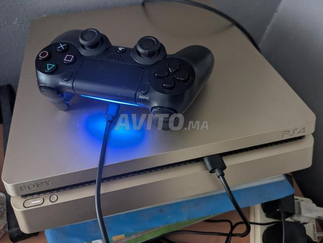 PS4 Slim 500Go en ligne, Manette, 13 CD Originaux
