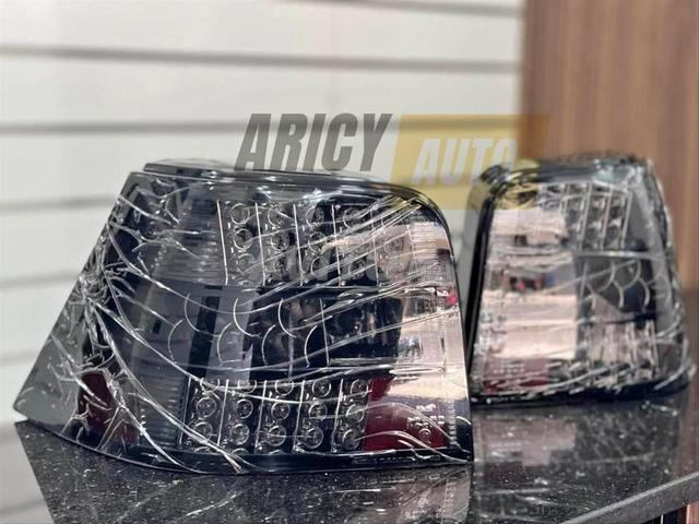 مصابيح خلفية فولكس فاجن جولف 4 ليد سموك
