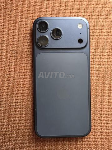 iPhone 17 Pro Max comme neuf - 2