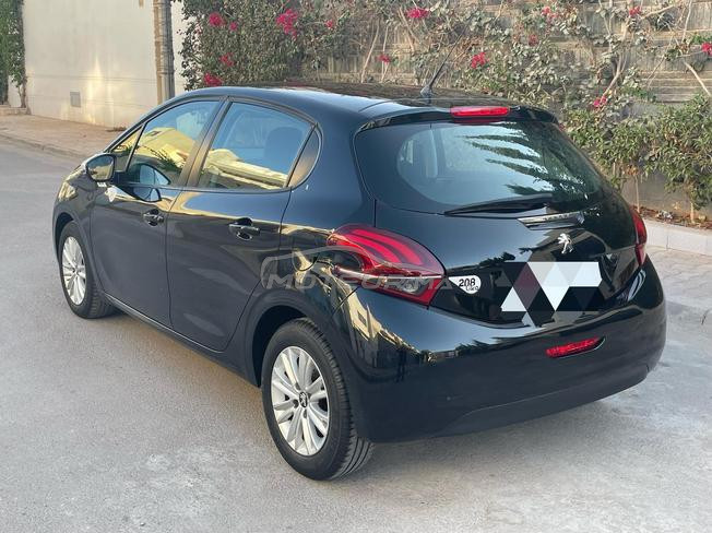 Peugeot 208 like diesel toute option 