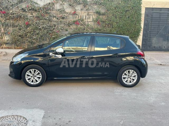 Peugeot 208 like diesel toutes options - 2