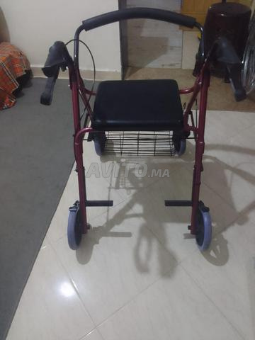 Déambulateur 4 roues
