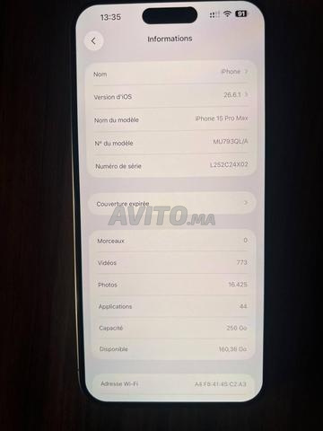 iPhone 15 Pro Max 256 Go bon état - 2