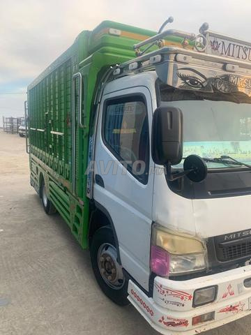 Camion Mitsubishi Fuso - 2