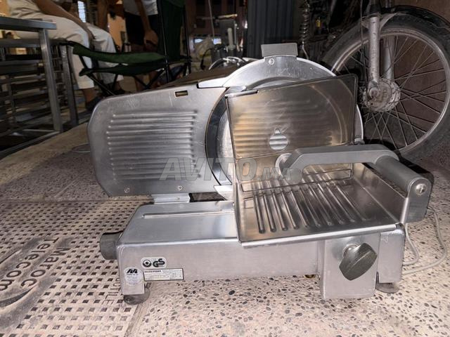 Machine professionnelle de découpe de viande Bizerba VS 8 – 230V - 2