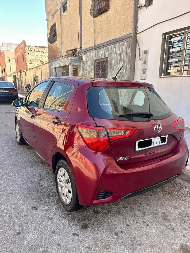 toyota yaris essence