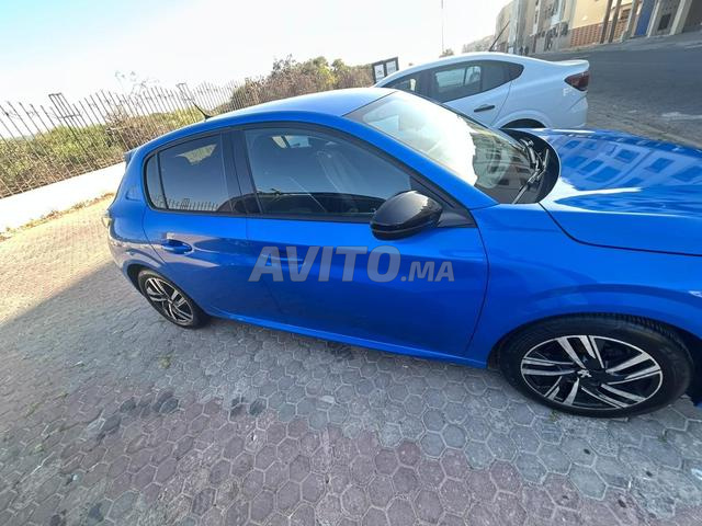 Peugeot 208 Allure 1.6 HDi 2023 - 2