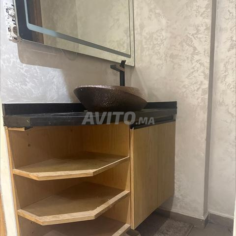 lavabo, miroir, robinet, marbre et meuble - 2
