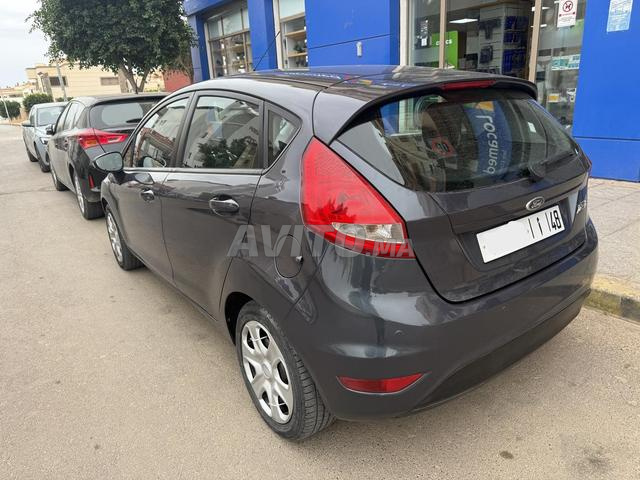 Ford Fiesta Essence Manuelle 2012 à Oujda - 2