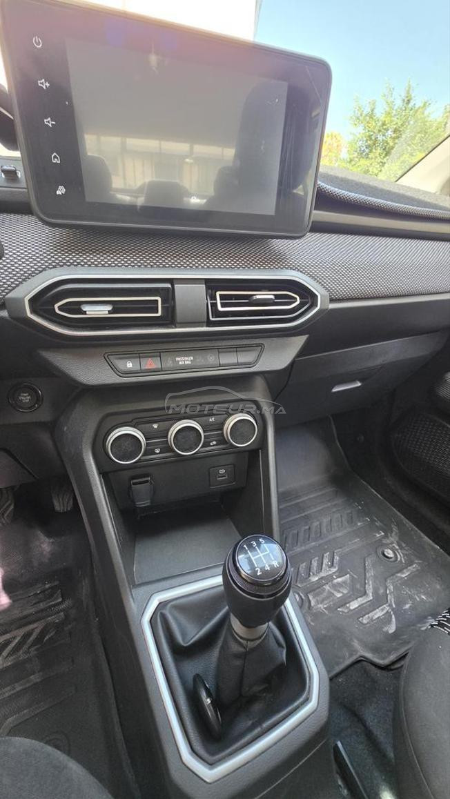 je met en vente dacia logan model 2023 . 