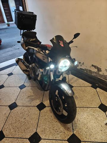 Disponible pour ceux qui la veulent, bienvenue. 42000 dh - 2
