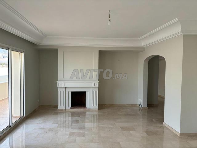 À louer appartement 180m2 -Racine-5eme etg - 2