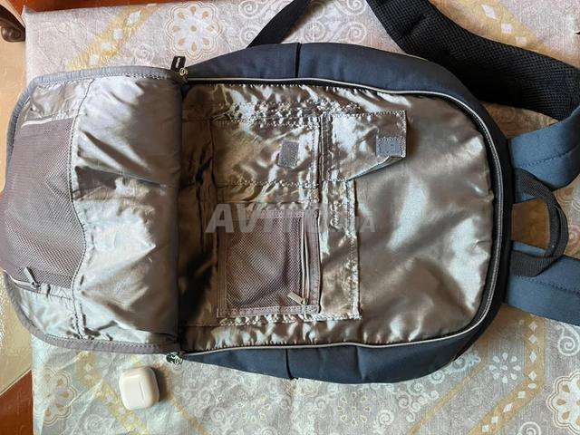 Sac à dos pour ordinateur portable en excellent état - 2