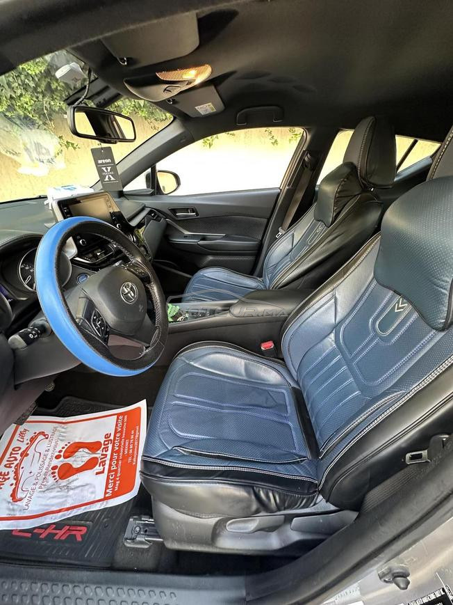 Toyota C-HR Hybride 2020 à topp