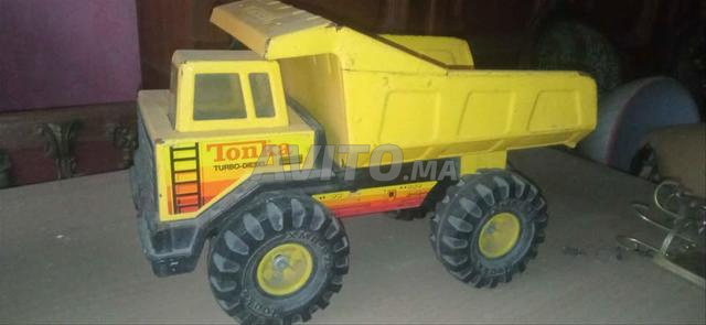 Camion miniature / en métal