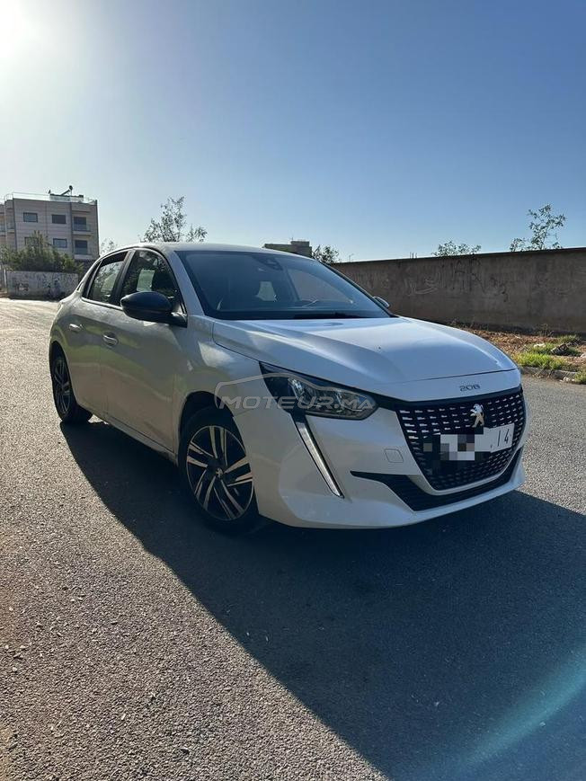 Peugeot 208 model 2023 