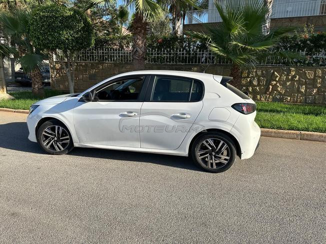 Peugeot 208 model 2023 