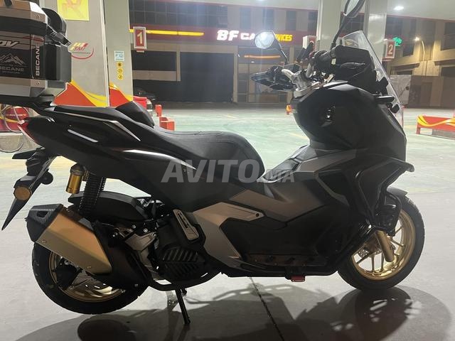 X ADV moto 200cc - 2