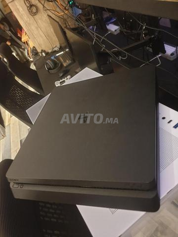 Playstation 4 Slim - 2