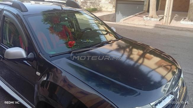 voiture dacia Duster modèle 2012 